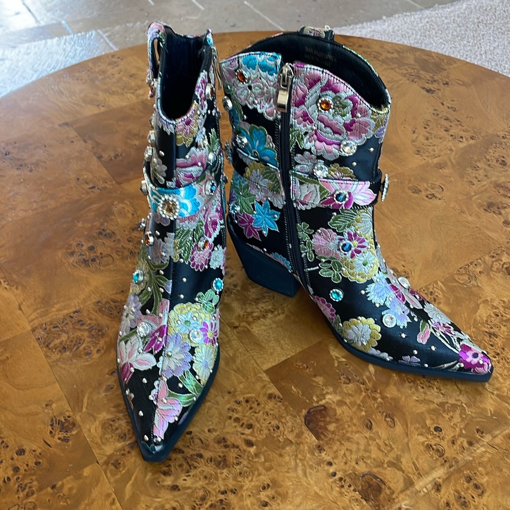 Mi.iM black brocade bedazzled rhinestone cowboy bootie. 7